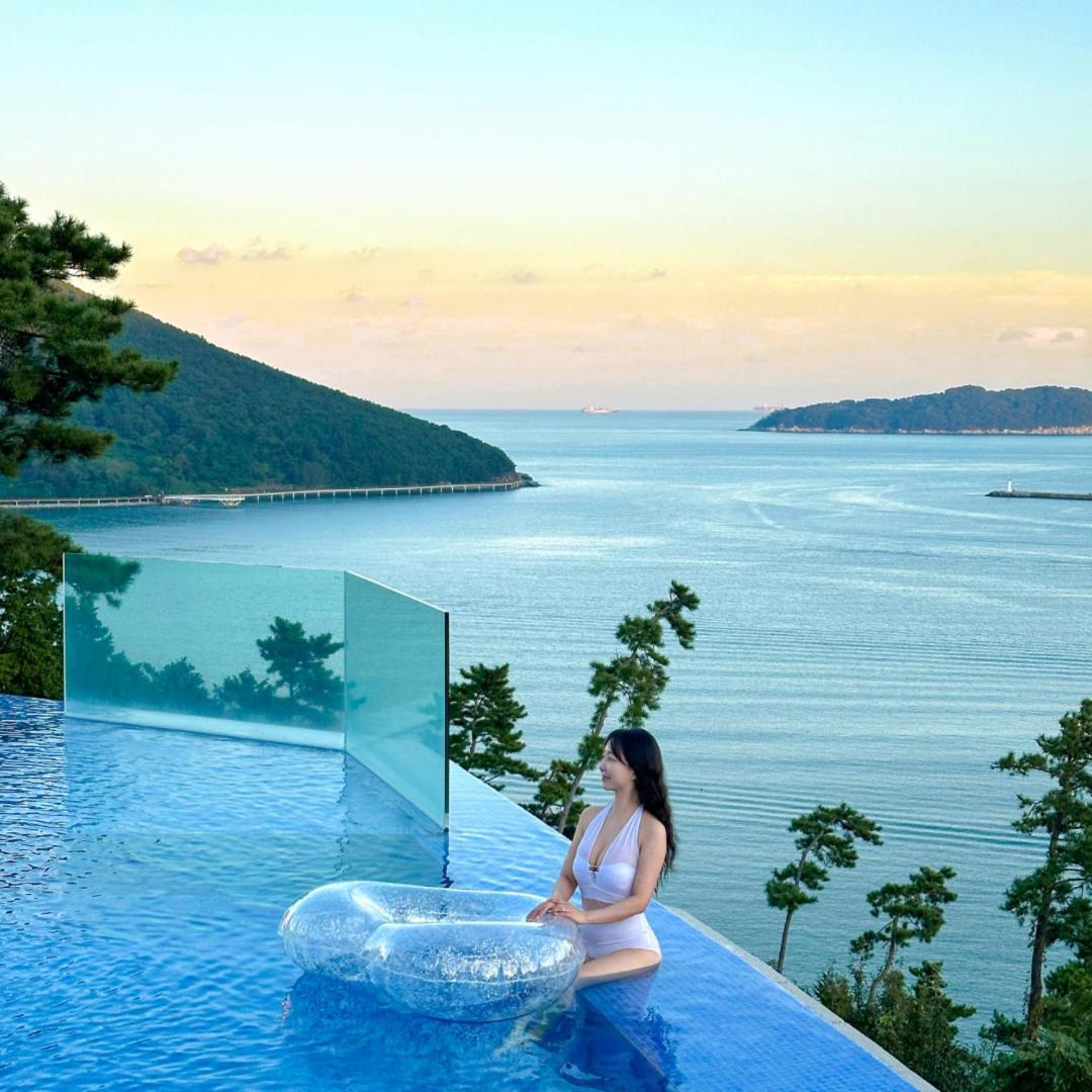 Hotel Sang Sang & Private Sang Sang Pool Villa Geoje Exterior foto